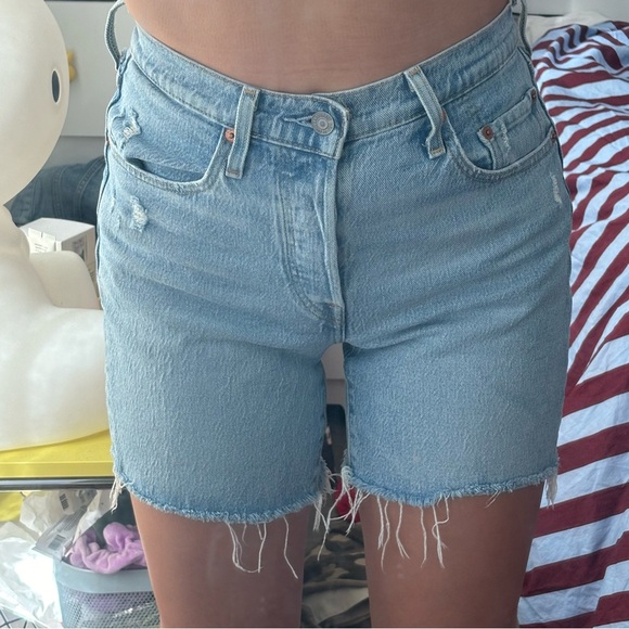 Levi’s 501 Mid Thigh Shorts light wash w27 - Picture 6 of 7